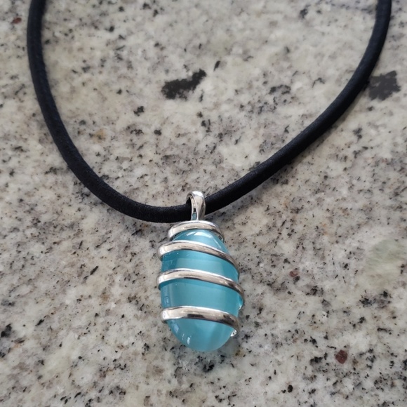 Jewelry - NWOT Blue stone necklace